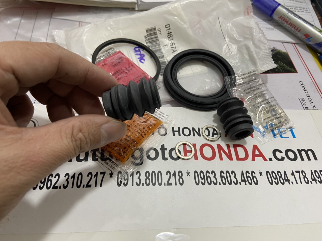 Cuppen chụp bụi phanh trước xe Honda City